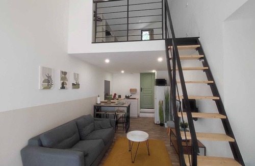 Villeneuve-les-Maguelone Apartment | Cosy apartment, 10 min from beaches and Montpellier