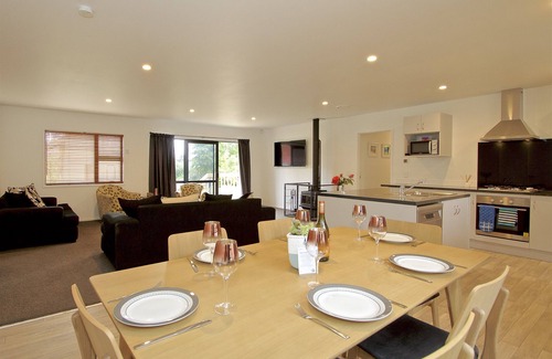 Ohakune Cottage | Cosy Alpine HQ - Ohakune Holiday Home