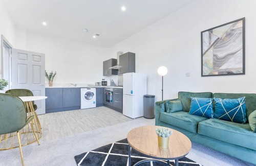 Brierley Hill Apartment | Cosy and Bright 1 Bedroom Apartment Dudley