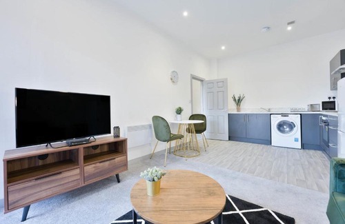 Brierley Hill Apartment | Cosy and Bright 1 Bedroom Apartment Dudley