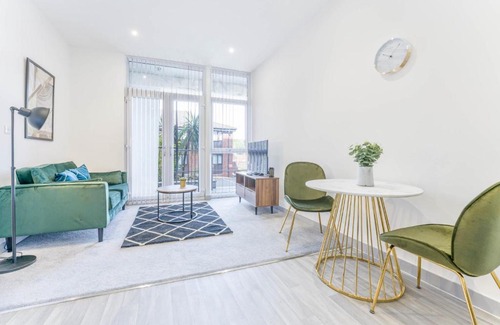 Brierley Hill Apartment | Cosy and Bright 1 Bedroom Apartment Dudley