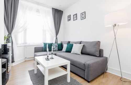 West Ham House | Cosy and bright 2 bedroom house, close to Olympic City, Excel and O2