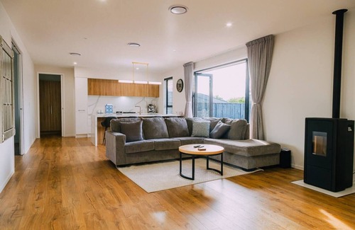 Blenheim House | Cosy and Modern spacious home