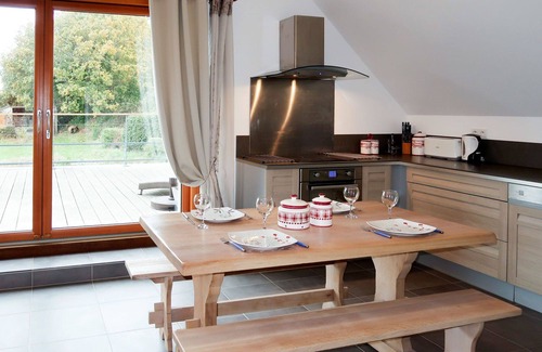 Saint-Michel-en-Greve Apartment | Cosy apartment for 4 people with WIFI, pool, TV and patio