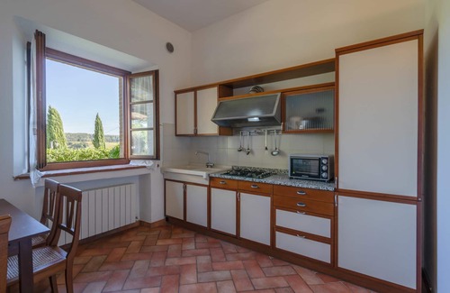 Ponte di Gabbiano Apartment | Cosy apartment for 5 people with A/C, pool, WIFI, TV, pets allowed and parking, close to Siena