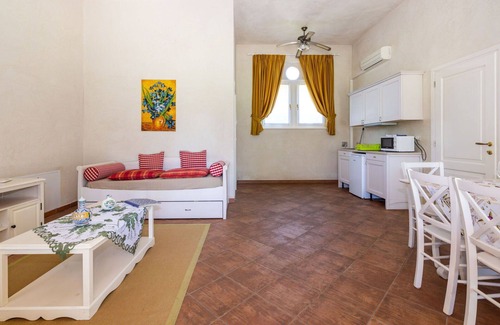 Strassoldo Apartment | Cosy apartment for 4 guests with A/C, WIFI, TV, terrace, pets allowed and parking