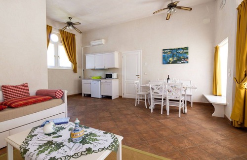 Strassoldo Apartment | Cosy apartment for 4 guests with A/C, WIFI, TV, terrace, pets allowed and parking
