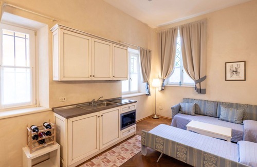 Strassoldo Apartment | Cosy apartment for 4 guests with WIFI, A/C, TV, patio and parking