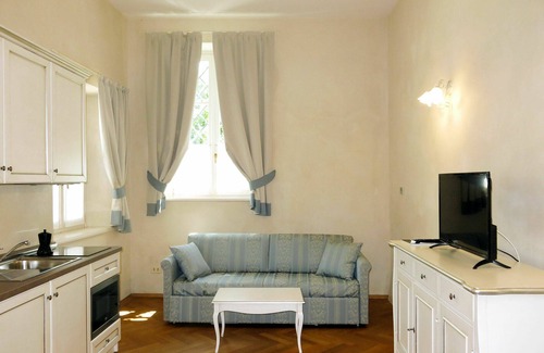 Strassoldo Apartment | Cosy apartment for 4 guests with WIFI, A/C, TV, patio and parking