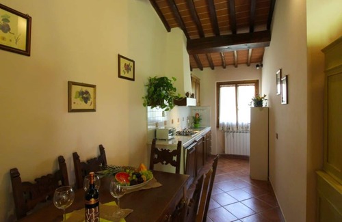 Castelfranco di Sopra Apartment | Cosy apartment for 6 people with pool, WIFI, pets allowed and parking