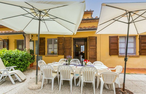 Castellina Marittima Apartment | Cosy apartment for 17 people with WIFI, pool, A/C, TV, patio, pets allowed and panoramic view