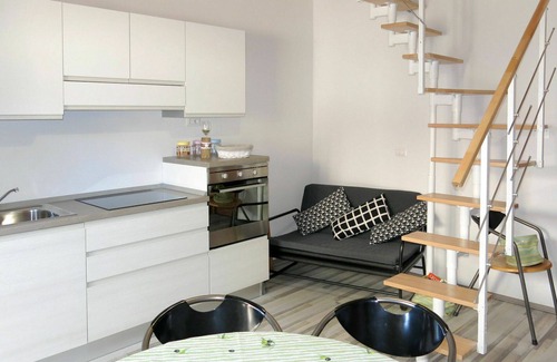 Cologna Spiaggia Villa | Cosy apartment in villa with A/C, pool, hot tub, WIFI, TV, patio, pets allowed and panoramic view