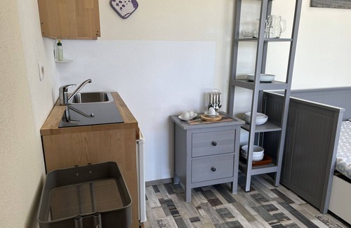 Cologna Spiaggia Villa | Cosy apartment in villa with hot tub, A/C, WIFI, pool, TV, patio, pets allowed and panoramic view