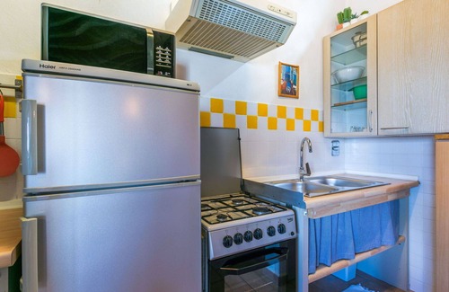 Rosignano Marittimo Apartment | Cosy apartment for 4 people with WIFI, balcony and pets allowed