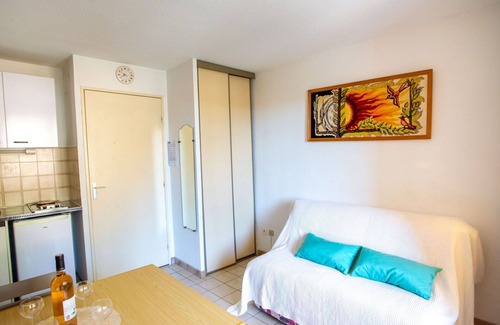 Cap Benat Apartment | Cosy apartment for 4 guests with WIFI, TV and balcony