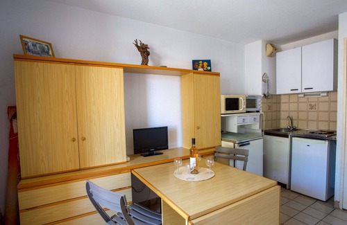 Cap Benat Apartment | Cosy apartment for 4 guests with WIFI, TV and balcony