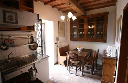 Greve in Chianti Apartment | Cosy apartment with pool, WIFI, TV, pets allowed and parking, close to Greve In Chianti