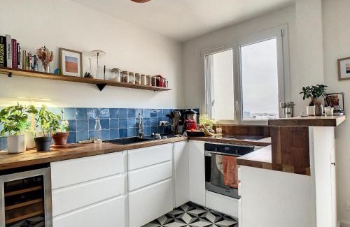 Issy-les-Moulineaux Apartment | Cosy apartment with a magnificent view 10 min from Paris Exhibition Centre