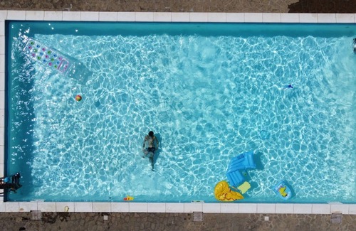 Poggiarello Villa | Cosy apartment in villa for 2 people with A/C, pool and TV, close to Siena