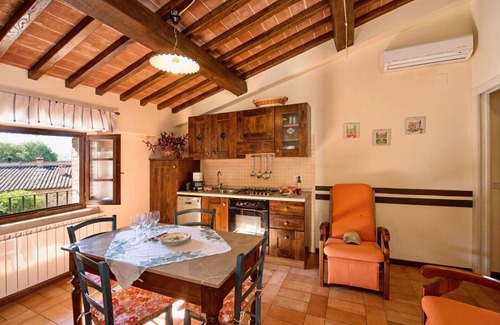Popoltaio-Schiacciato Villa | Cosy apartment in villa for 4 people with pool, WIFI, A/C, TV, patio and parking