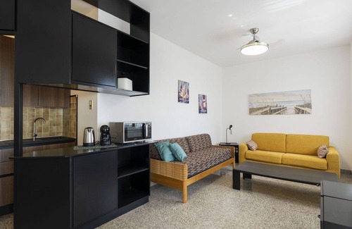 Marina di Andora Apartment | Cosy apartment for 7 guests with WIFI, TV, terrace, pets allowed and parking