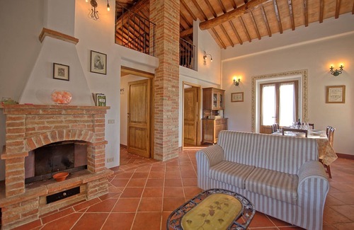 Monteroni d'Arbia Apartment | Cosy apartment for 6 guests with WIFI, pool, patio and panoramic view, close to Siena