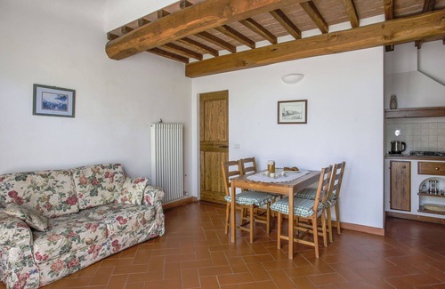 Sesto Fiorentino Villa | Cosy apartment in villa for 3 guests with WIFI, pool, TV, terrace and pets allowed