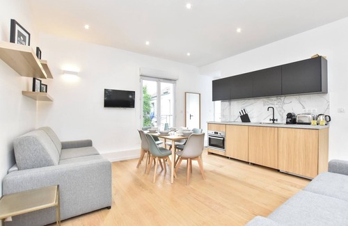 Saint-Fargeau Apartment | Cosy apartment - 1BR/6P - Place Saint Fargeau