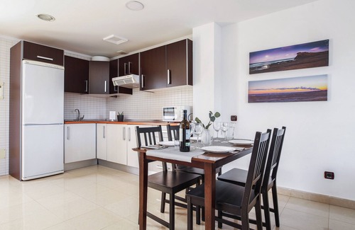 El Cotillo Apartment | Cosy Apartment “Apartamento Callao 11” with Wi-Fi, Terrace & Shared Pool