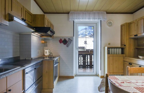 Moena Apartment | Cosy Apartment "Ciasa Mario Appartamento 3" with Wi-Fi, Balcony & Mountain View