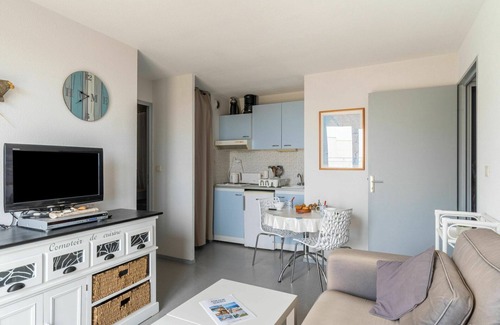 Lacanau-Ocean Apartment | Cosy apartment for 4 people with WIFI, pool, TV, terrace, pets allowed and parking