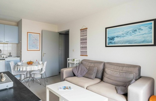 Lacanau-Ocean Apartment | Cosy apartment for 4 people with WIFI, pool, TV, terrace, pets allowed and parking