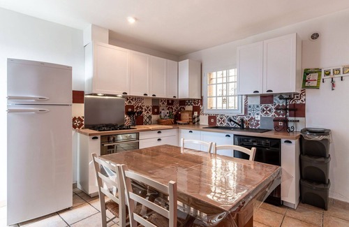 SantʼAntonino Apartment | Cosy apartment for 6 people with WIFI, TV, terrace, panoramic view and parking