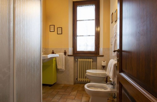 Stabbia Apartment | Cosy apartment for 4 people with pool, WIFI, TV, patio, pets allowed, panoramic view and parking