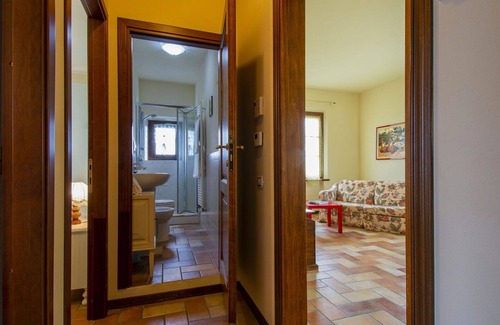 Stabbia Apartment | Cosy apartment for 6 people with WIFI, pool, TV, patio, pets allowed, panoramic view and parking