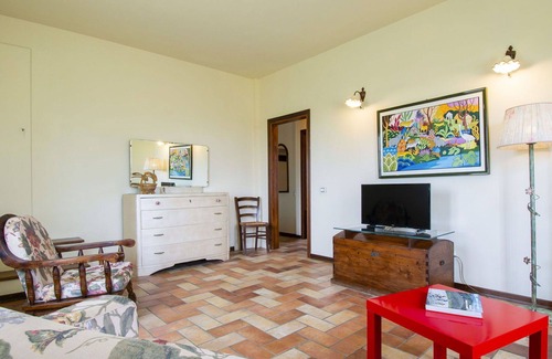 Stabbia Apartment | Cosy apartment for 6 people with WIFI, pool, TV, patio, pets allowed, panoramic view and parking