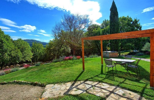 Simignano Apartment | Cosy apartment for 3 guests with WIFI, pool, TV, pets allowed and parking