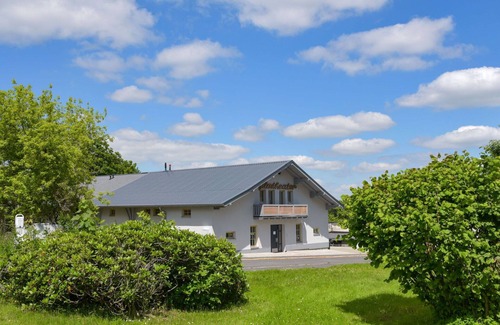 Oberhof Apartment | Cosy apartment for 2 people with WIFI, TV, balcony, pets allowed and parking