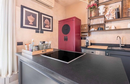 Lamporecchio Apartment | Cosy apartment for 4 guests with WIFI, pool, A/C, TV, terrace and panoramic view