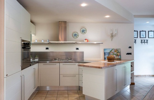 Monteu Roero Apartment | Cosy apartment for 6 people with A/C, private pool, WIFI, TV, terrace, pets allowed and parking