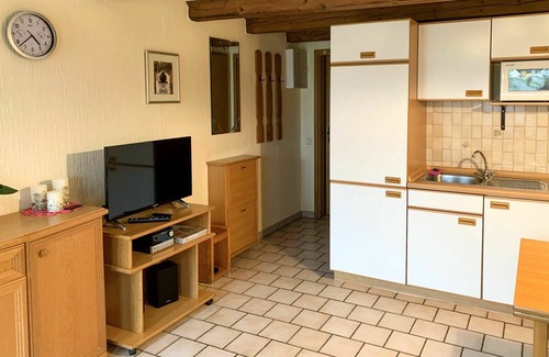 Barkholt Apartment | Cosy apartment for 2 guests with WIFI, TV, terrace and parking