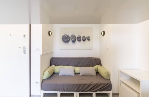 Ceriale Apartment | Cosy apartment for 2 guests with WIFI, A/C, TV, balcony and pets allowed