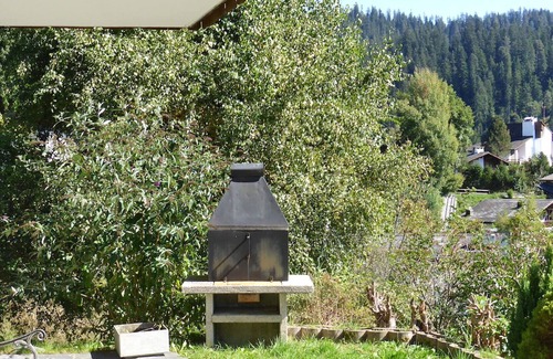 Laax Apartment | Cosy apartment for 2 people with WIFI, TV, terrace, pets allowed, panoramic view and parking