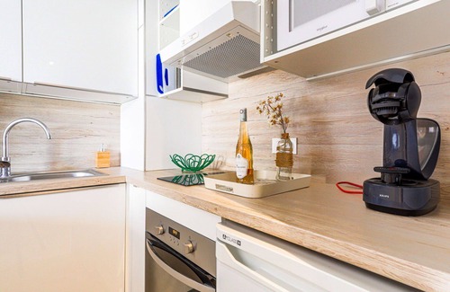 Cimiez Apartment | Cosy apartment for 2 people with WIFI, A/C, TV, terrace, pets allowed and panoramic view