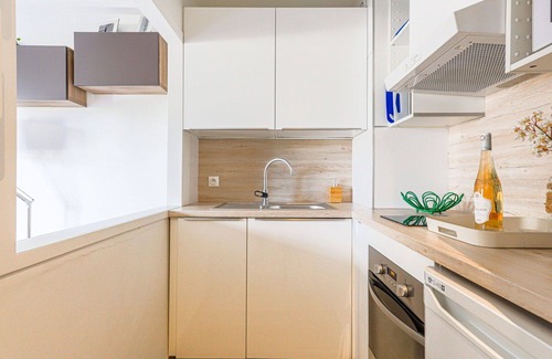 Cimiez Apartment | Cosy apartment for 2 people with WIFI, A/C, TV, terrace, pets allowed and panoramic view