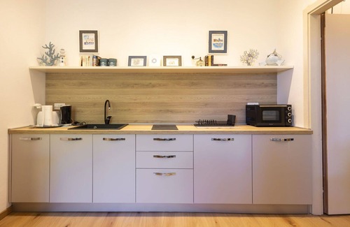 Belgirate Apartment | Cosy apartment for 3 guests with WIFI, TV and terrace