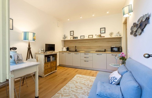 Belgirate Apartment | Cosy apartment for 3 guests with WIFI, TV and terrace