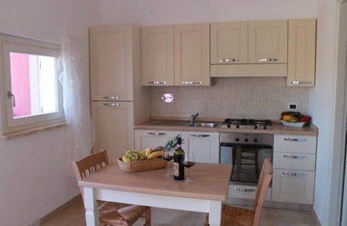 Puntone Apartment | Cosy apartment for 3 people with A/C, pool, WIFI, TV, pets allowed and parking