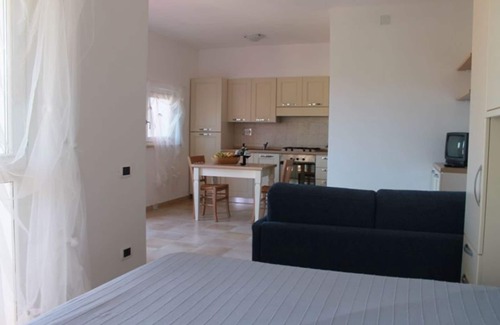 Puntone Apartment | Cosy apartment for 3 people with A/C, pool, WIFI, TV, pets allowed and parking