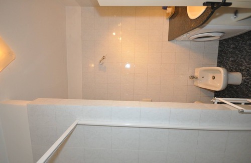 Pitigliano Apartment | Cosy apartment for 3 people with pool, TV and parking